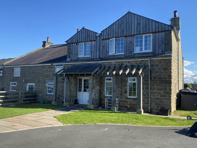 4 bedroom semi detached house to rent