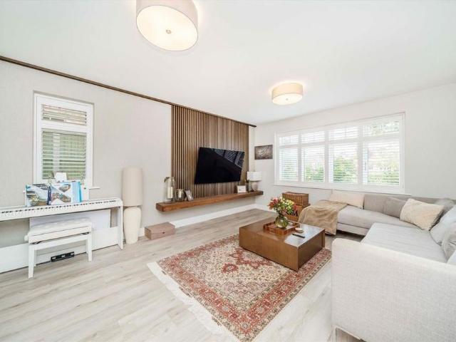 4 bedroom semi detached house to rent