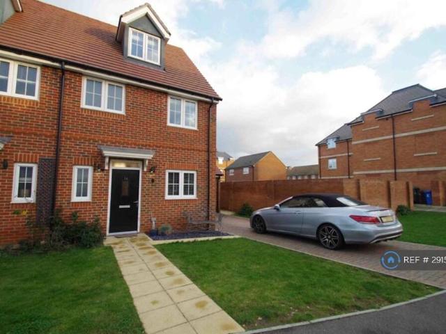 4 bedroom semi detached house to rent