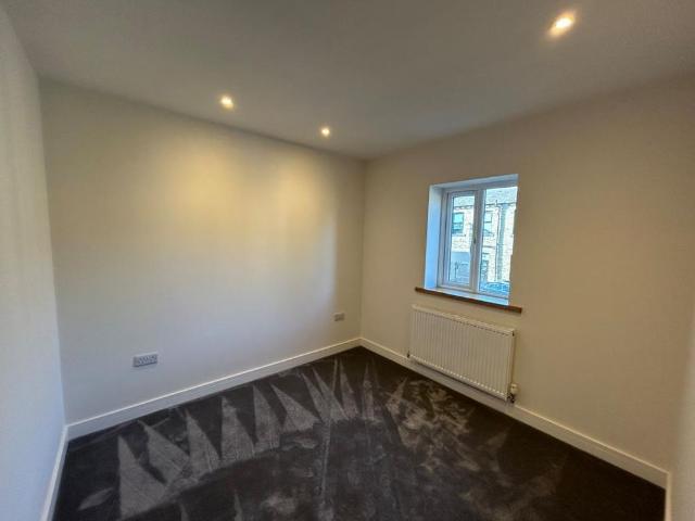 4 bedroom semi detached house to rent