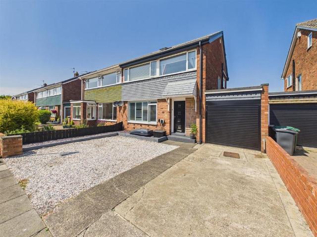 4 bedroom semi detached house to rent