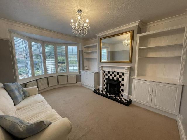 4 bedroom semi detached house to rent