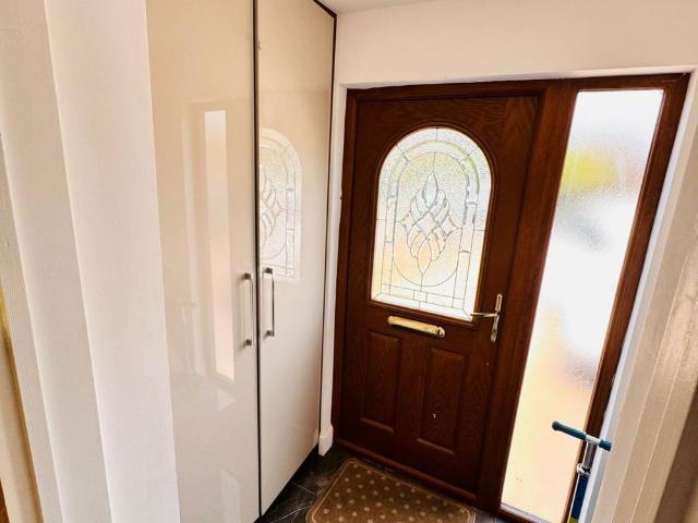 4 bedroom semi detached house to rent