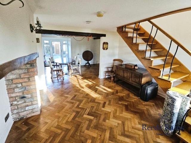 4 bedroom semi detached house to rent