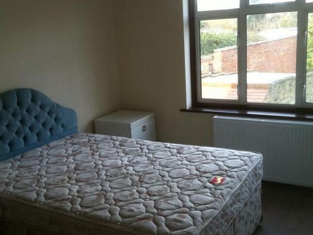 4 bedroom semi detached house to rent