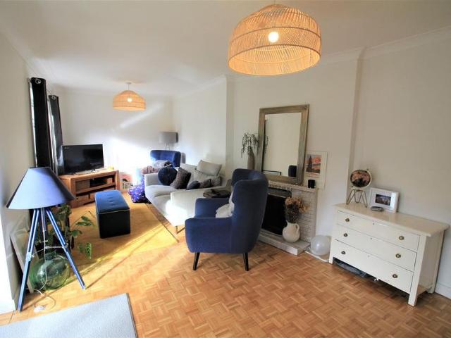 4 bedroom semi detached house to rent