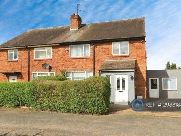 4 bedroom semi detached house to rent