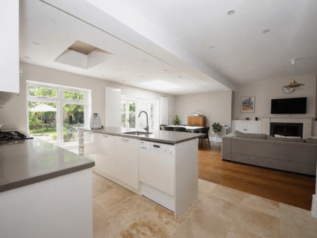 4 bedroom semi detached house to rent