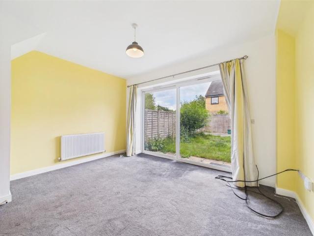 4 bedroom semi detached house to rent