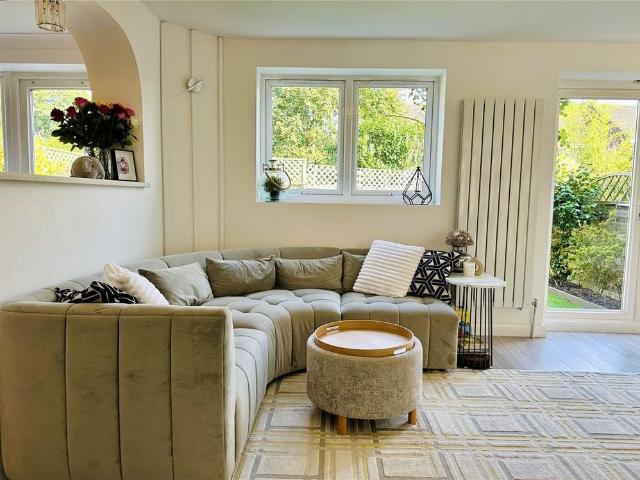 4 bedroom semi detached house to rent