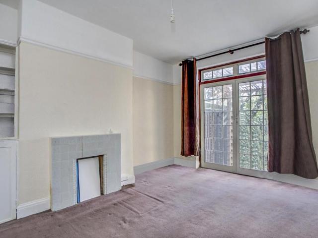 4 bedroom semi detached house to rent