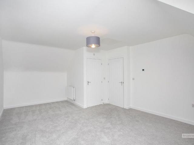 4 bedroom semi detached house to rent