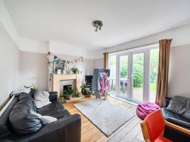 4 bedroom semi detached house to rent