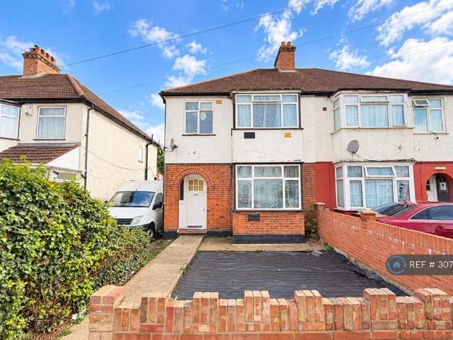 4 bedroom semi detached house to rent