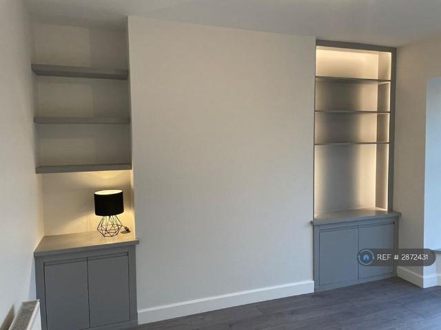 4 bedroom semi detached house to rent