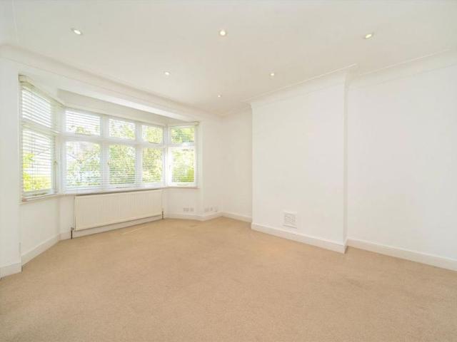 4 bedroom semi detached house to rent