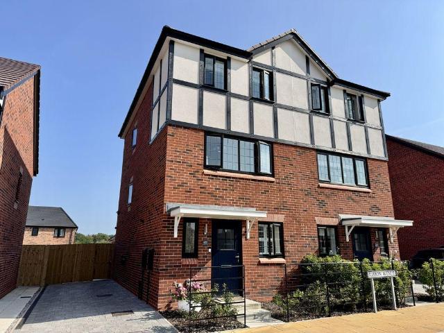 4 bedroom semi detached house to rent