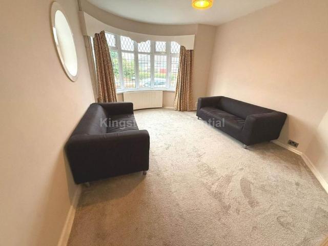 4 bedroom semi detached house to rent