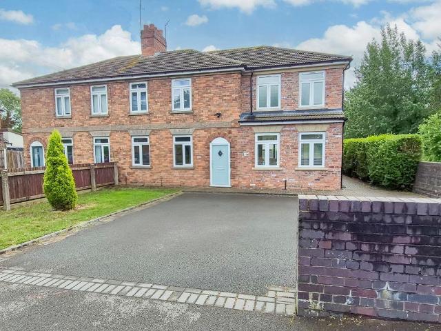 4 bedroom semi detached house to rent