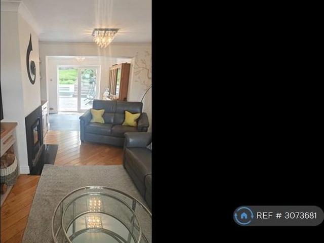 4 bedroom semi detached house to rent