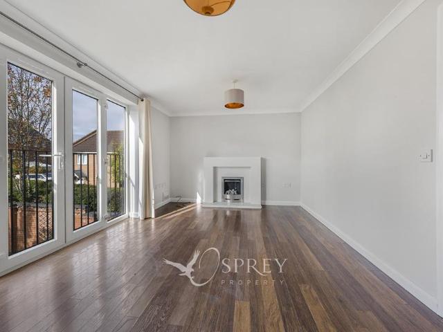4 bedroom semi detached house to rent