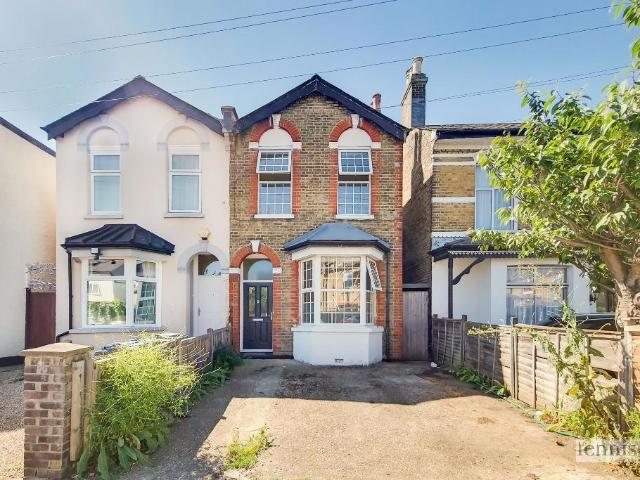 4 bedroom semi detached house to rent