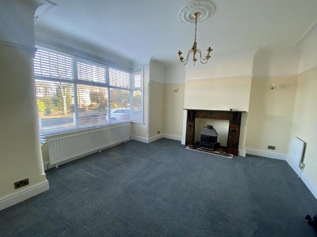 4 bedroom semi detached house to rent