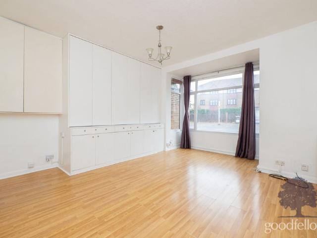4 bedroom semi detached house to rent