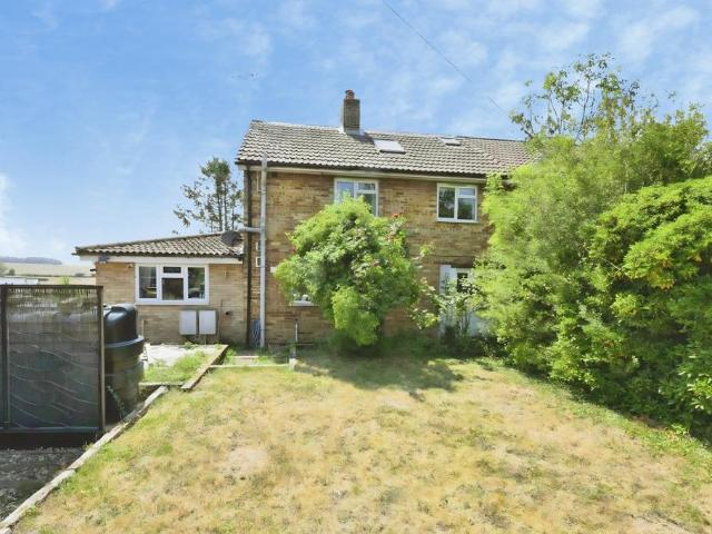 4 bedroom semi detached house to rent