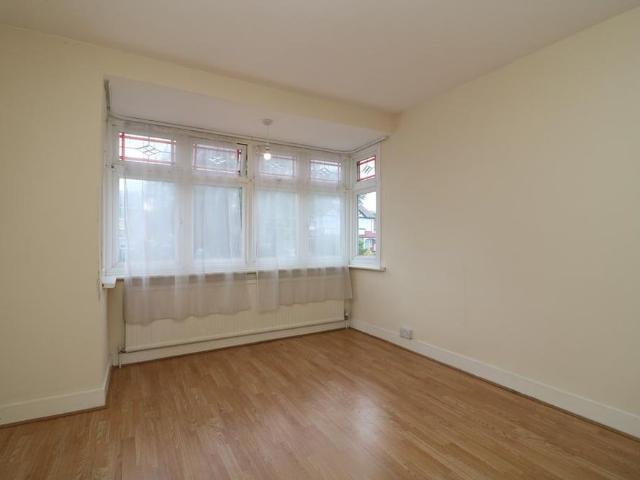 4 bedroom semi detached house to rent