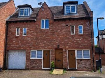 4 bedroom semi detached house to rent