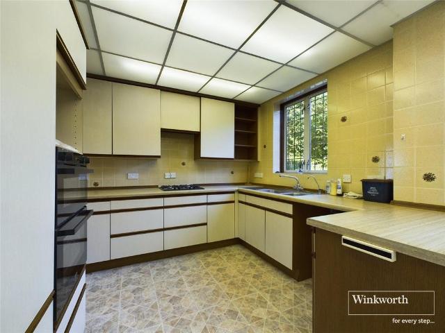 4 bedroom semi detached house to rent