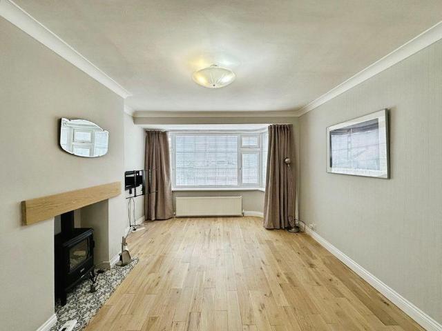 4 bedroom semi detached house to rent