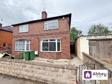 4 bedroom semi detached house to rent