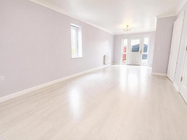 4 bedroom semi detached house to rent