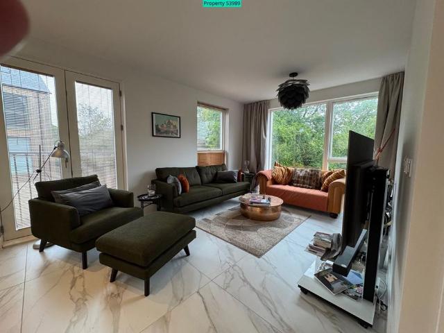 4 bedroom semi detached house to rent