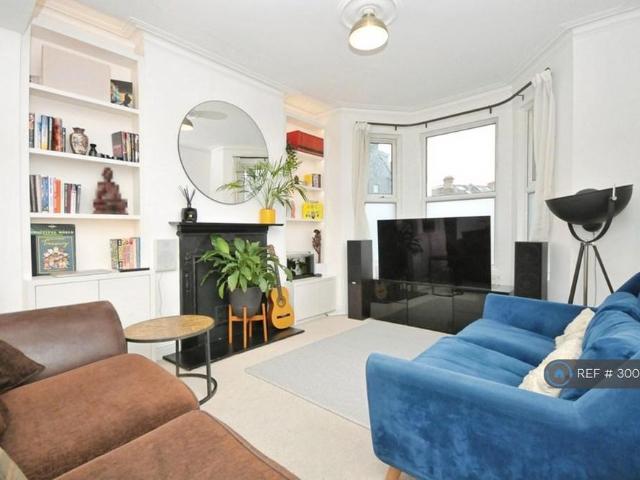 4 bedroom semi detached house to rent
