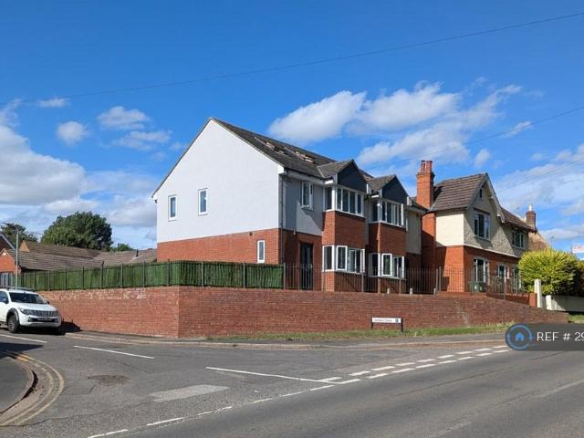 4 bedroom semi detached house to rent