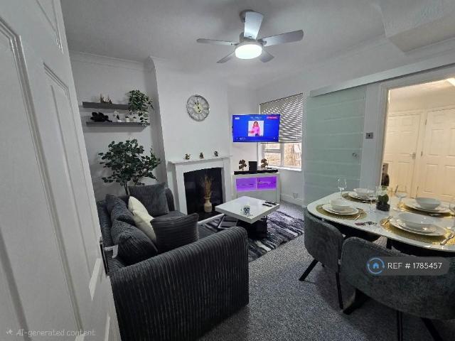 4 bedroom semi detached house to rent