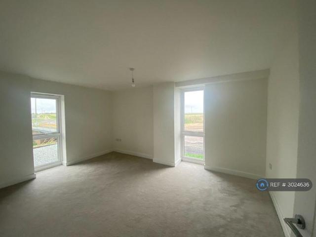 4 bedroom semi detached house to rent