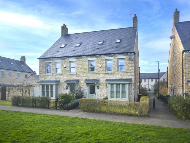 4 bedroom semi detached house to rent