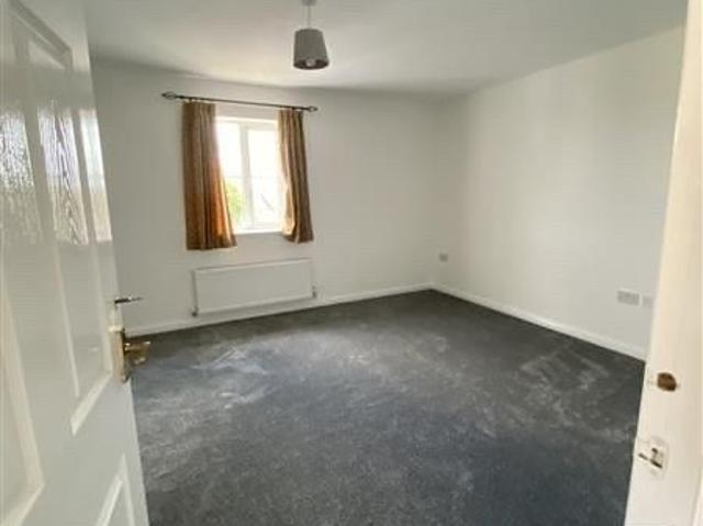 4 bedroom semi detached house to rent