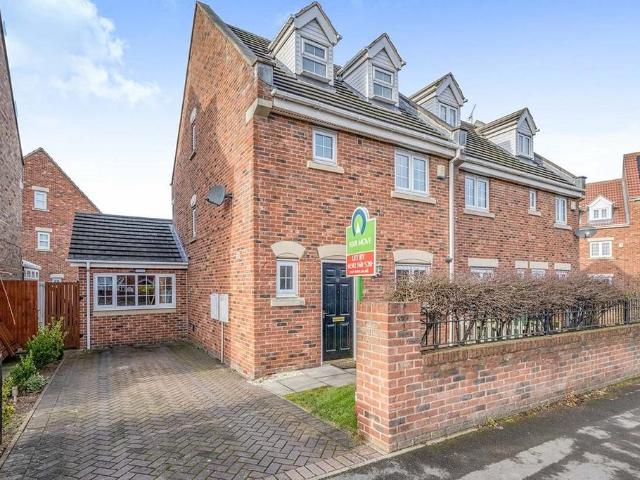 4 bedroom semi detached house to rent