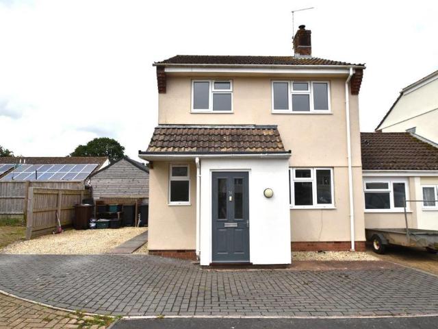 4 bedroom semi detached house to rent