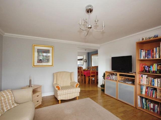 4 bedroom semi detached house to rent