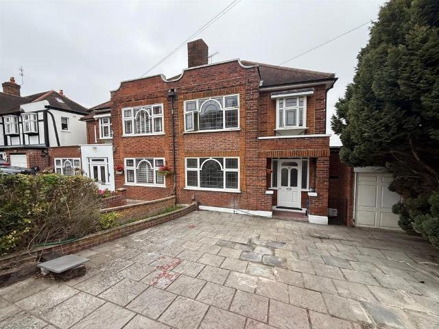 4 bedroom semi detached house to rent