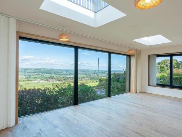 4 bedroom semi detached house to rent