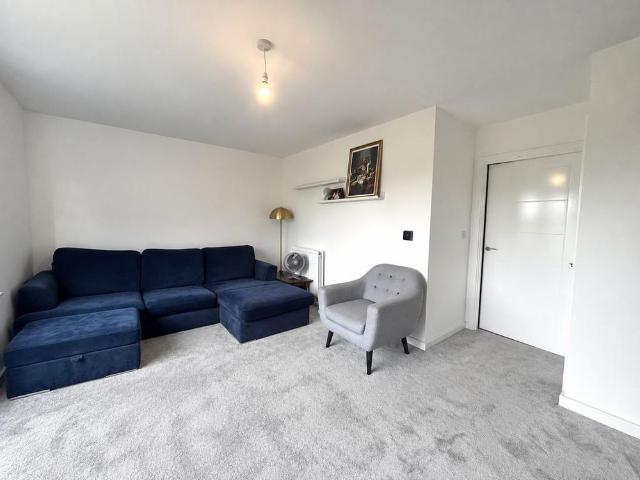 4 bedroom semi detached house to rent