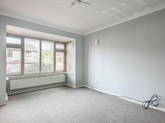 4 bedroom semi detached house to rent