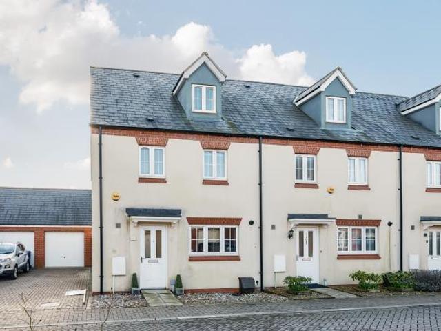 4 bedroom semi detached house to rent